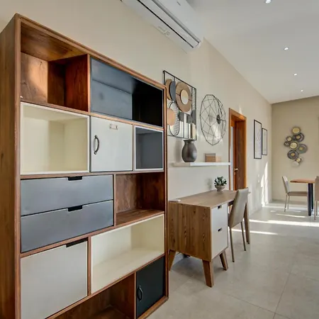 A 3br Designer With Private Pool & Terrace By 360 Estates