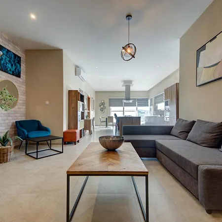 A 3br Designer With Private Pool & Terrace By 360 Estates *