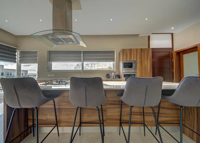 A 3br Designer With Private Pool & Terrace By 360 Estates Villa *