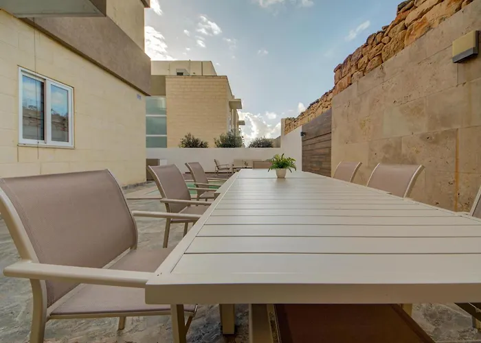 A 3br Designer With Private Pool & Terrace By 360 Estates *