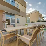 A 3br Designer With Private Pool & Terrace By 360 Estates