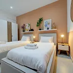 A 3br Designer With Private Pool & Terrace By 360 Estates וילה