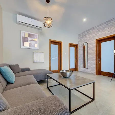 Villa A 3br Designer With Private Pool & Terrace By 360 Estates *