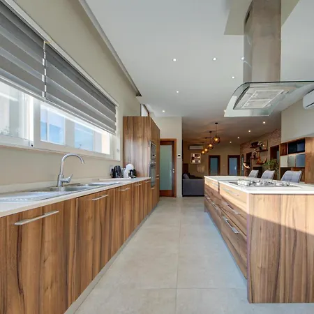 A 3br Designer With Private Pool & Terrace By 360 Estates * San Pawl il-Baħar