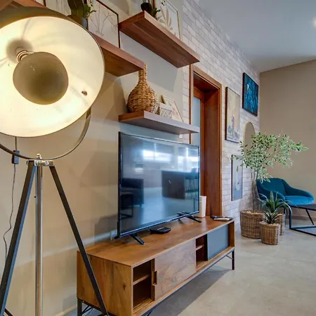 A 3br Designer With Private Pool & Terrace By 360 Estates Villa