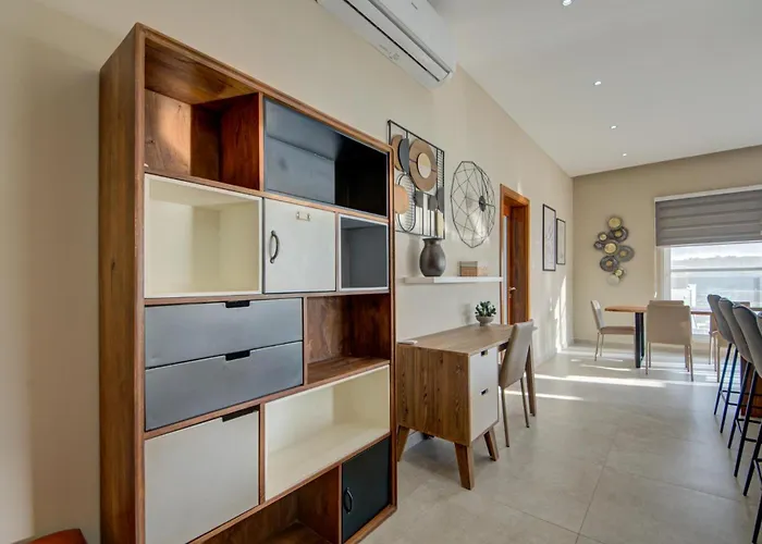 A 3br Designer With Private Pool & Terrace By 360 Estates