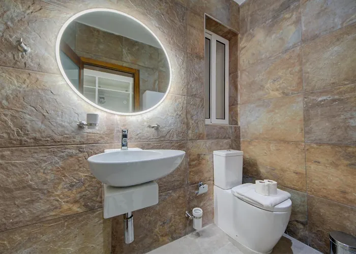 A 3br Designer With Private Pool & Terrace By 360 Estates