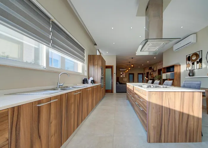 A 3br Designer With Private Pool & Terrace By 360 Estates * St. Paul's Bay