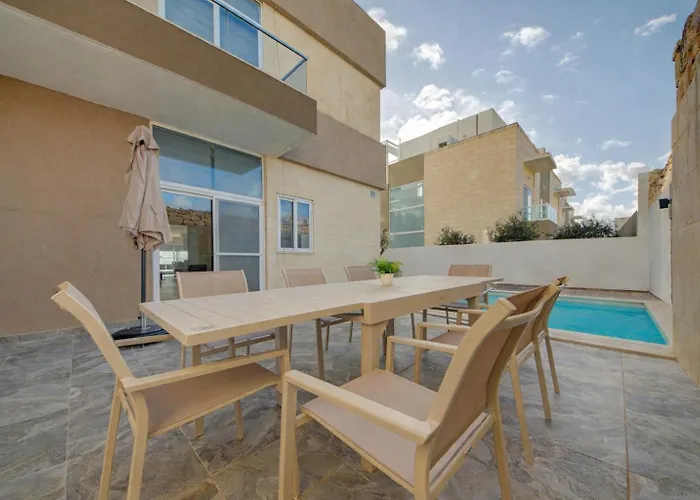 A 3br Designer With Private Pool & Terrace By 360 Estates *