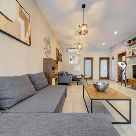A 3br Designer With Private Pool & Terrace By 360 Estates * 圣保罗湾城