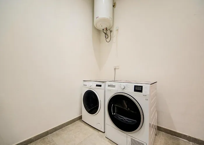 A 3br Designer With Private Pool & Terrace By 360 Estates *